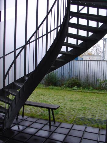 Culiblog.org loves the Christoph Seyferth House in Maastricht with external staircase wrapped in plastic weave.