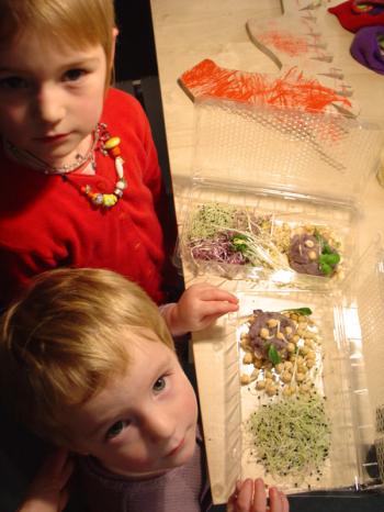 Winners of the 2007 Sprouts love Ikebana competition for the category: 6 and under, 5 and under