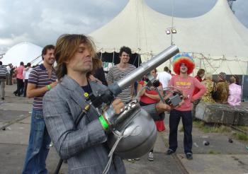 Erik Hobijn and his cocktail pistol