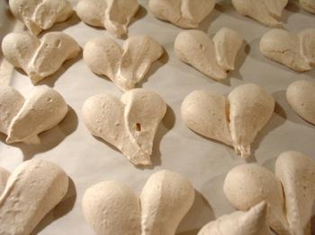 Passover meringues, kosher for Pesach, Debra Solomon, culiblog.org and Marlein Overakker, Wandering Banquets